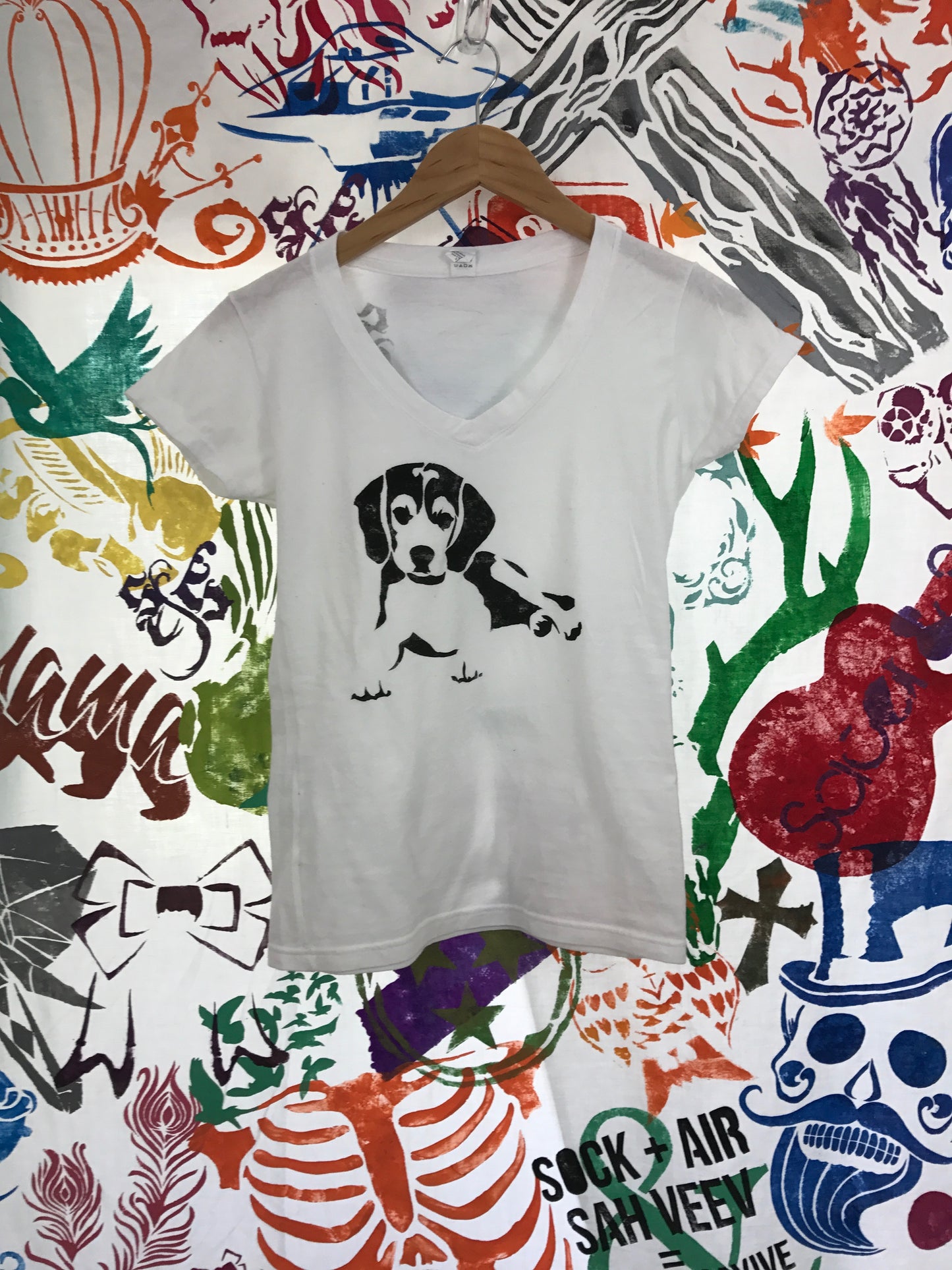 Beagle Ladies V-Neck T-shirt