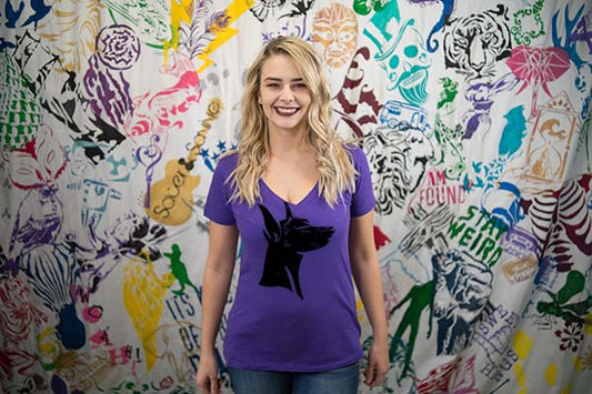 Doberman 2 Ladies V-Neck T-shirt